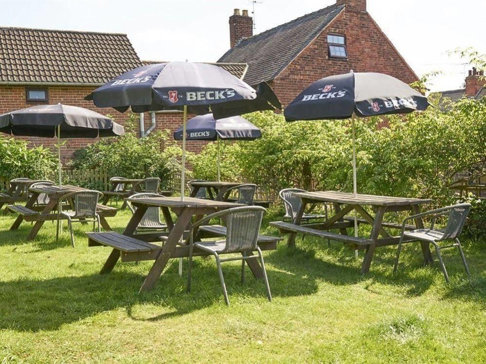 The Old Ship Inn Lowdham Buitenkant foto