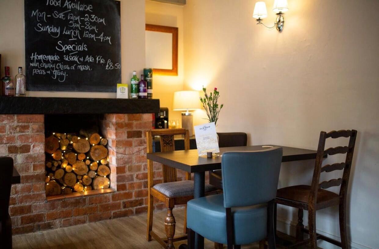 The Old Ship Inn Lowdham Buitenkant foto